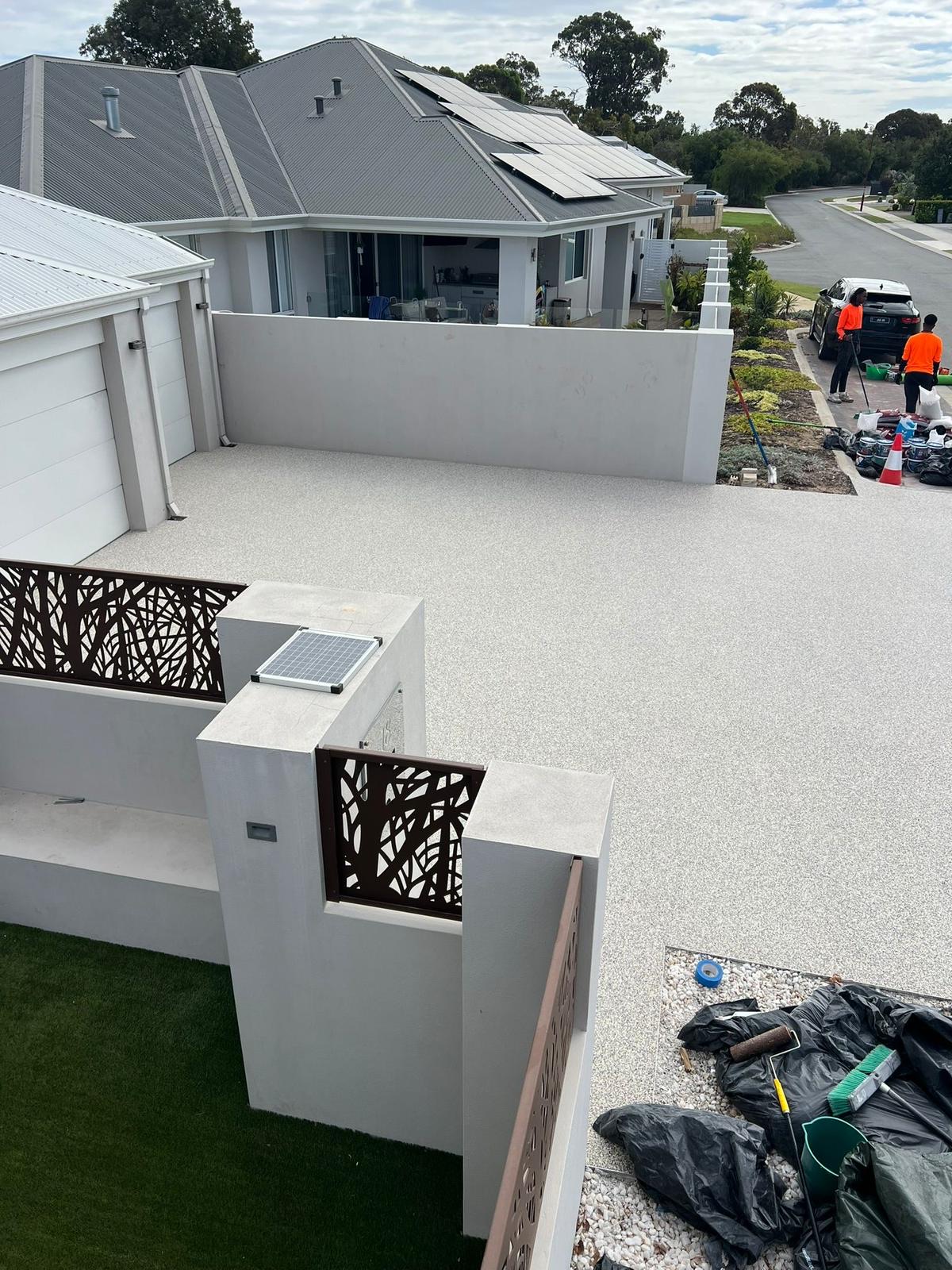 Completed resin bound driveway at modern home