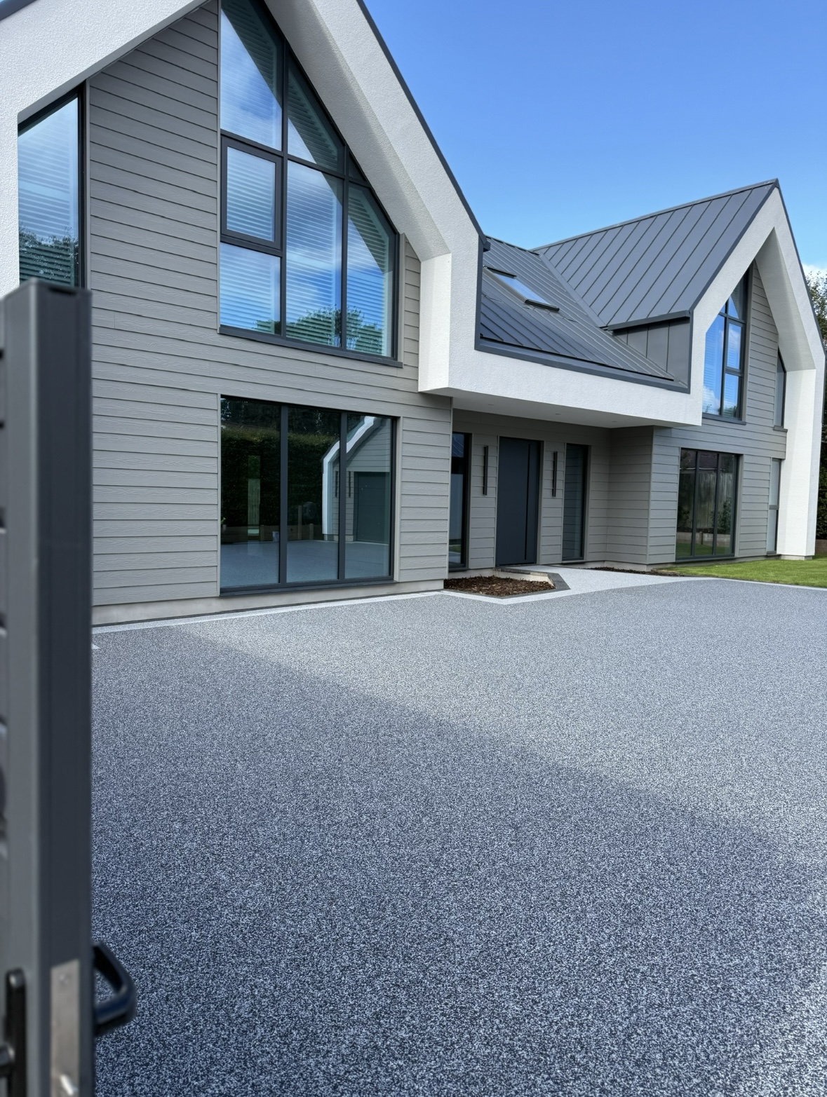 resin-driveways-perth - premium resin bound driveway by Vuba Surfaces WA in Perth